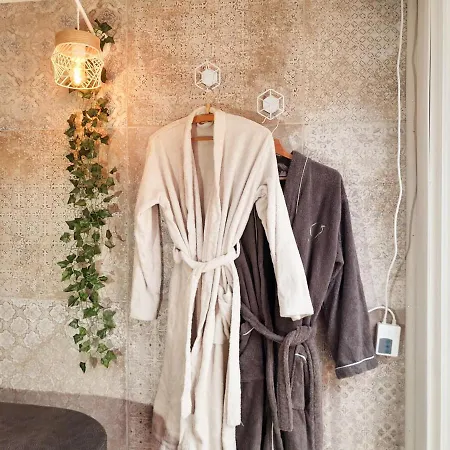 Lux, Chambre Spa Privatif Valenciennes Aulnoy-lez-Valenciennes Exterior photo
